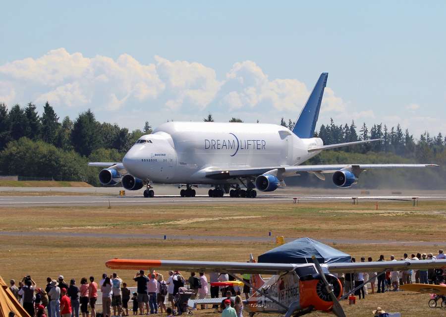 BREAKING: 747 Dreamlifter Drops Wheel On Takeoff!