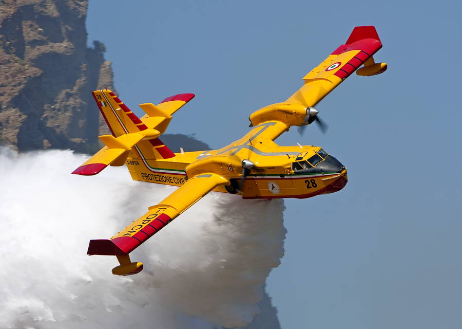 BREAKING: Italian CL-415 Water Bomber Crashed