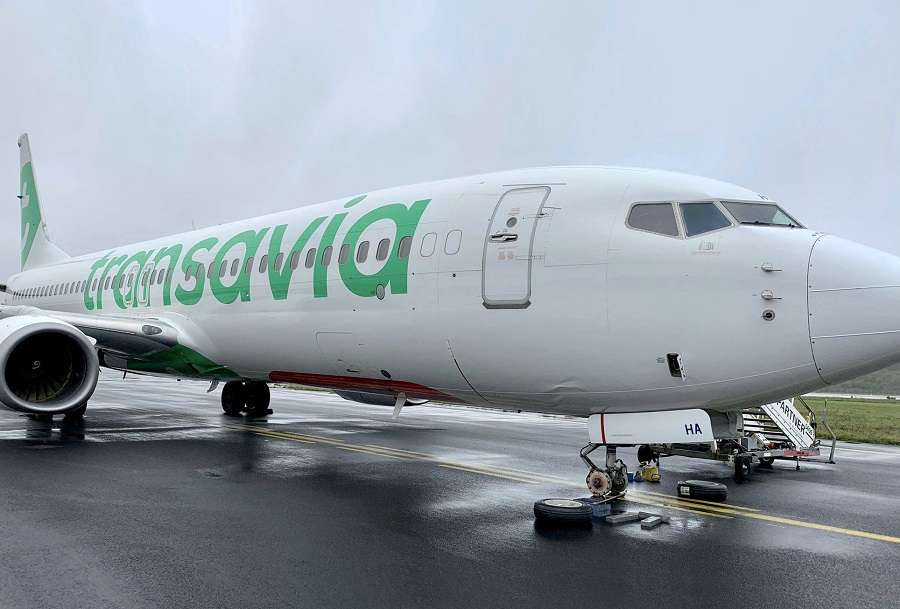 ACCIDENT: Transavia 737 Nosewheel Damage