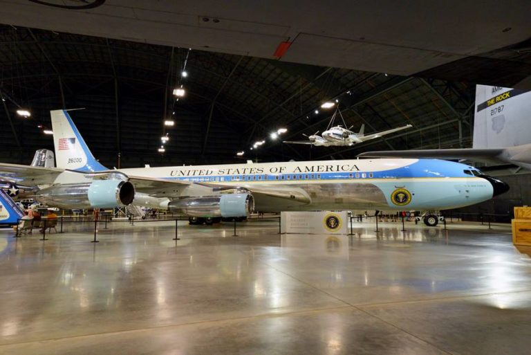 USAF Reveals Next Air Force One Livery! - Mentour Pilot