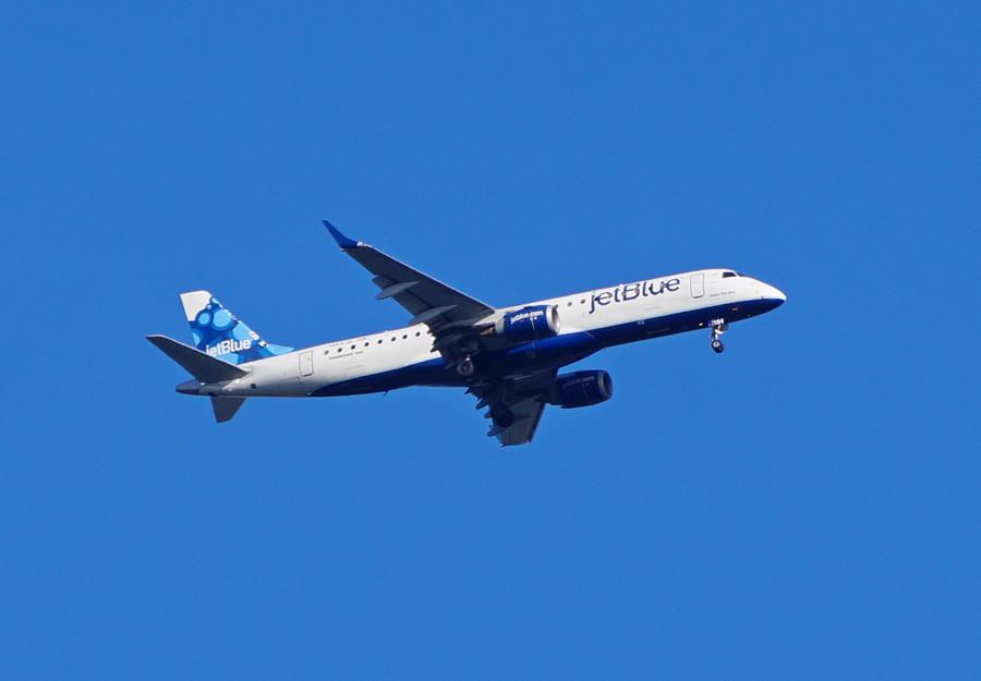JetBlue Boston Go-Around To Avoid Learjet