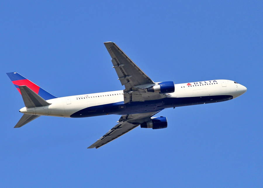 INCIDENT: Delta 767 Slide Deployed Inside Cabin!