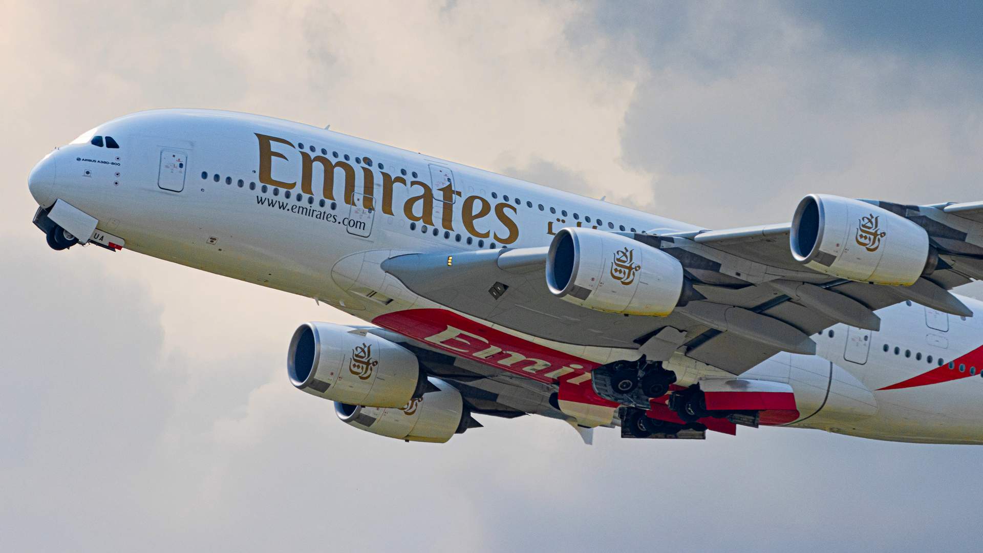 Emirates Finds Cracks in A380 Wing Spars