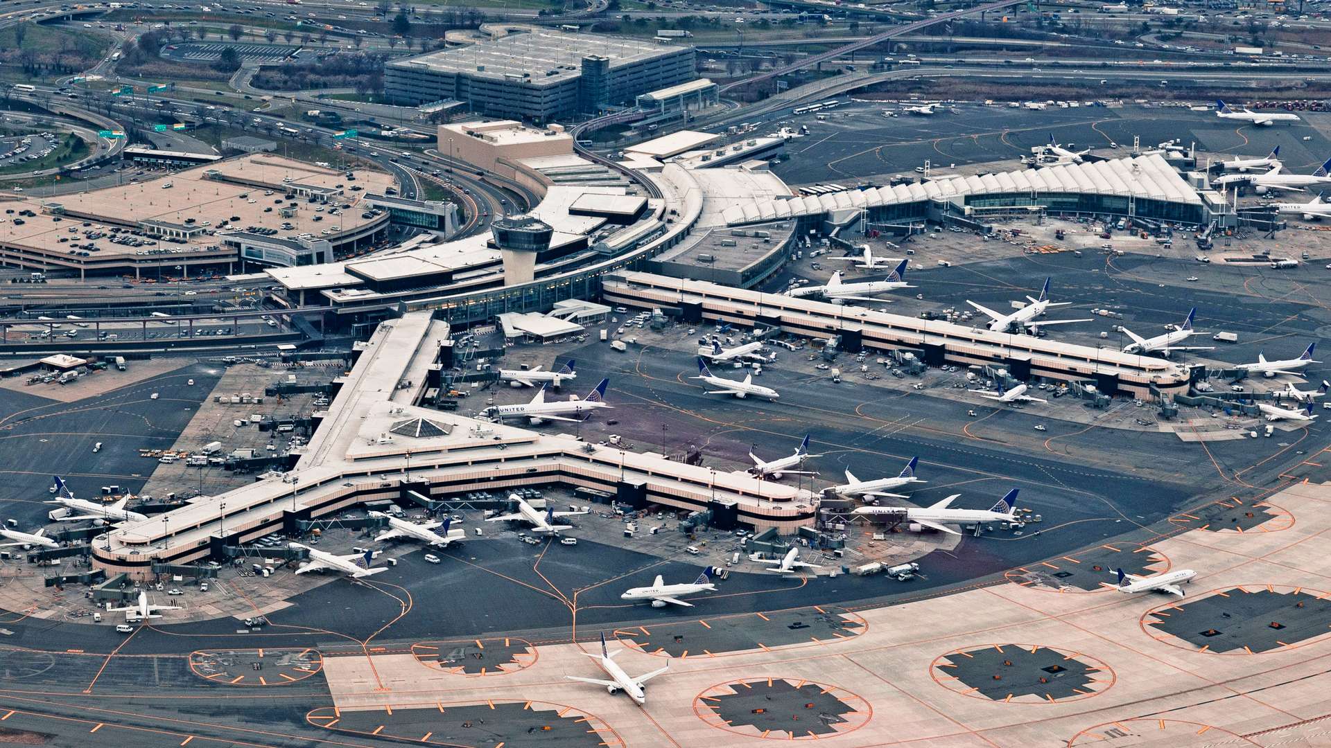 ATC Shortages Force New York Airport Slot Waiver Extensions