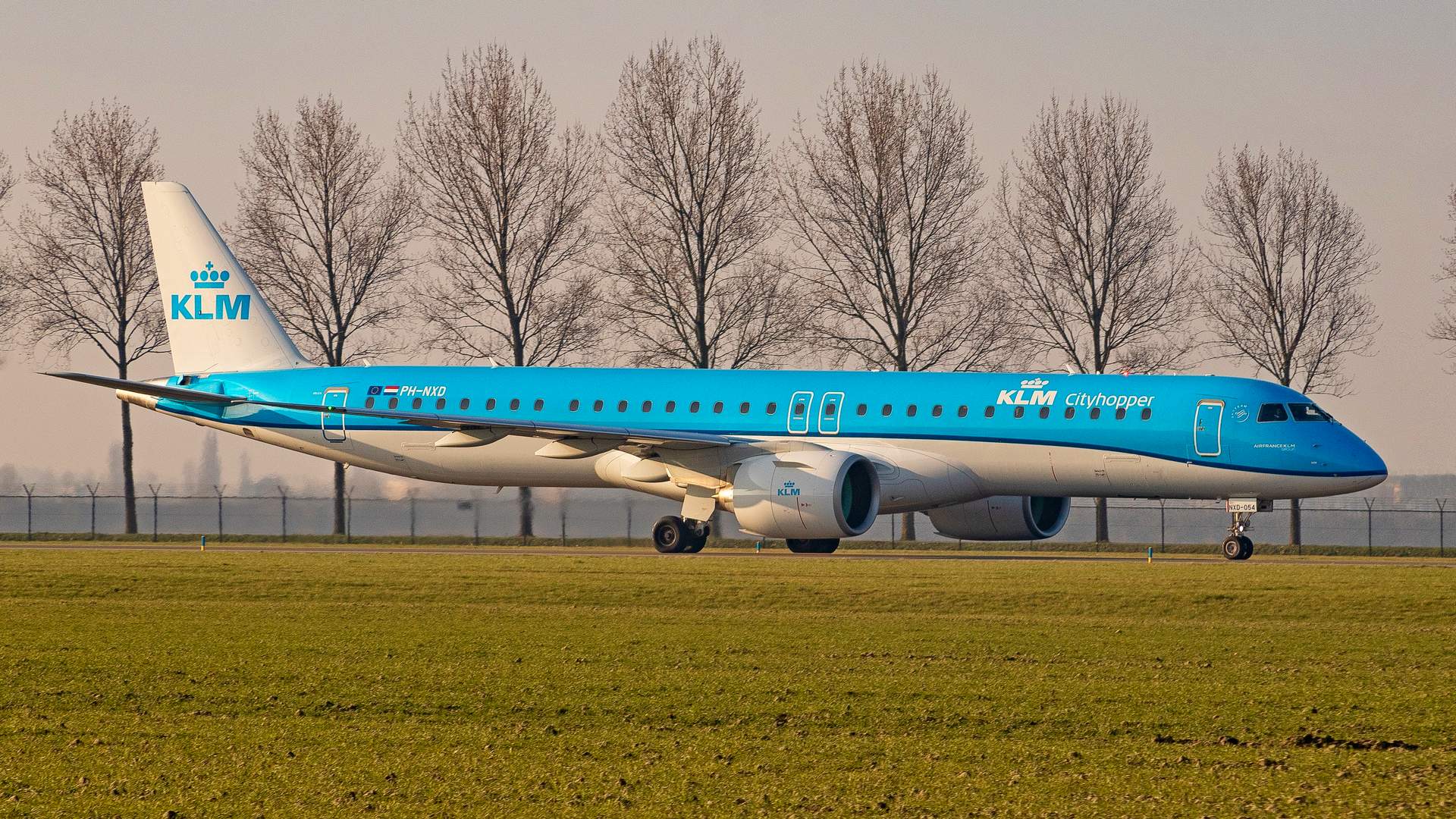 Dual Input Mistake Causes Tricky KLM E195-E2 Takeoff