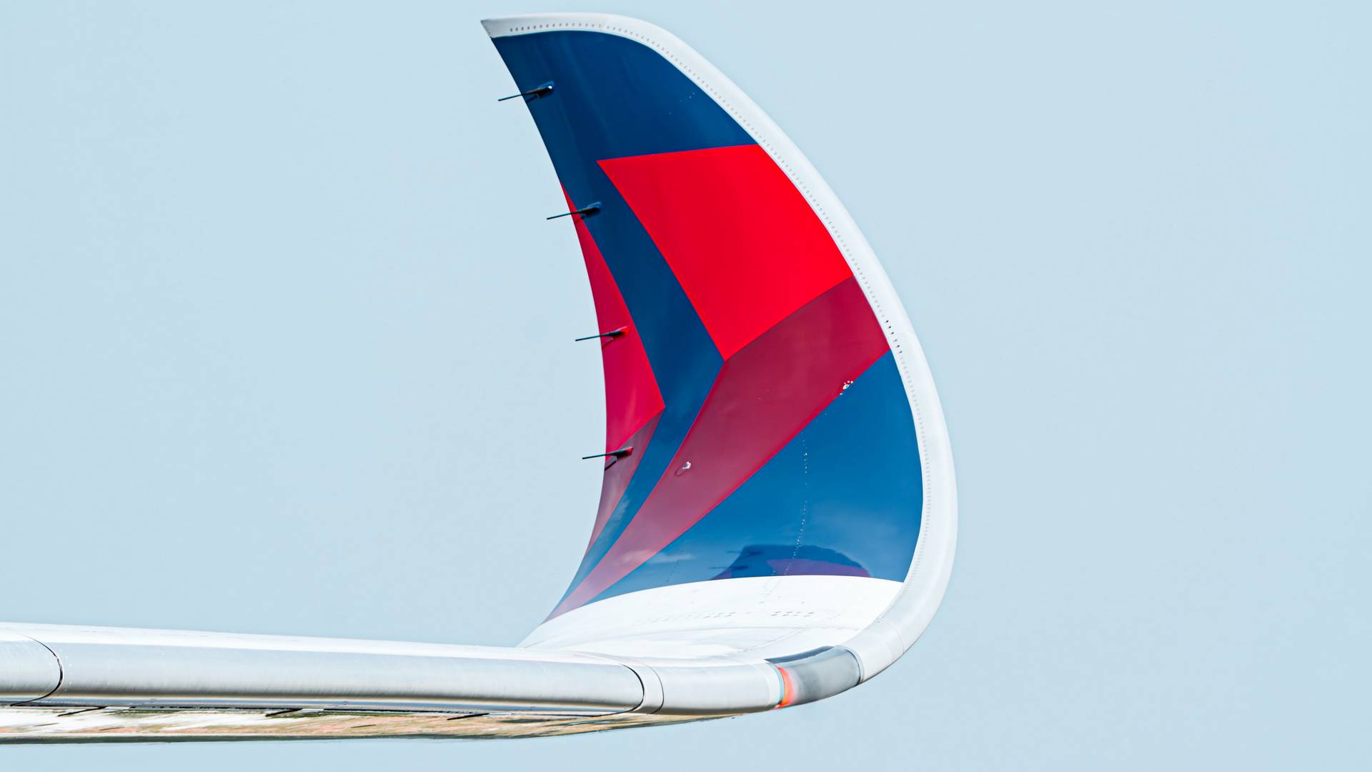 Delta Airbus A350 Makes… Smelly Return to Atlanta!