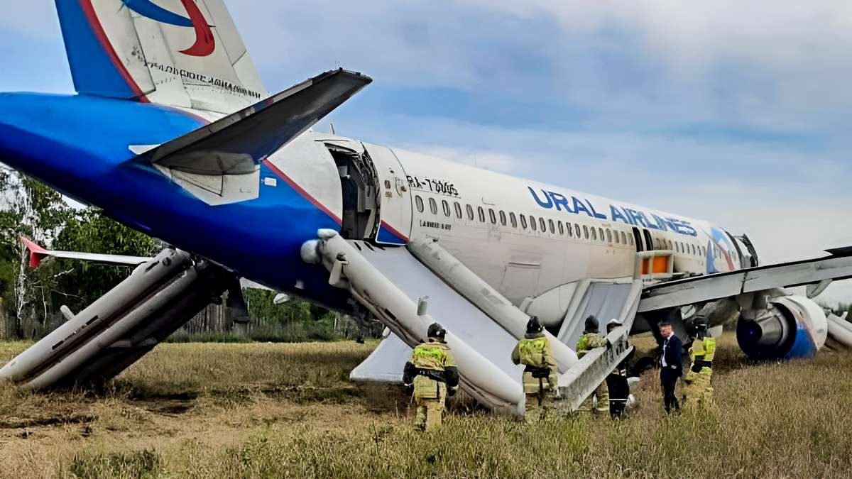 Ural Airlines Successful Forced Landing In Field (again)