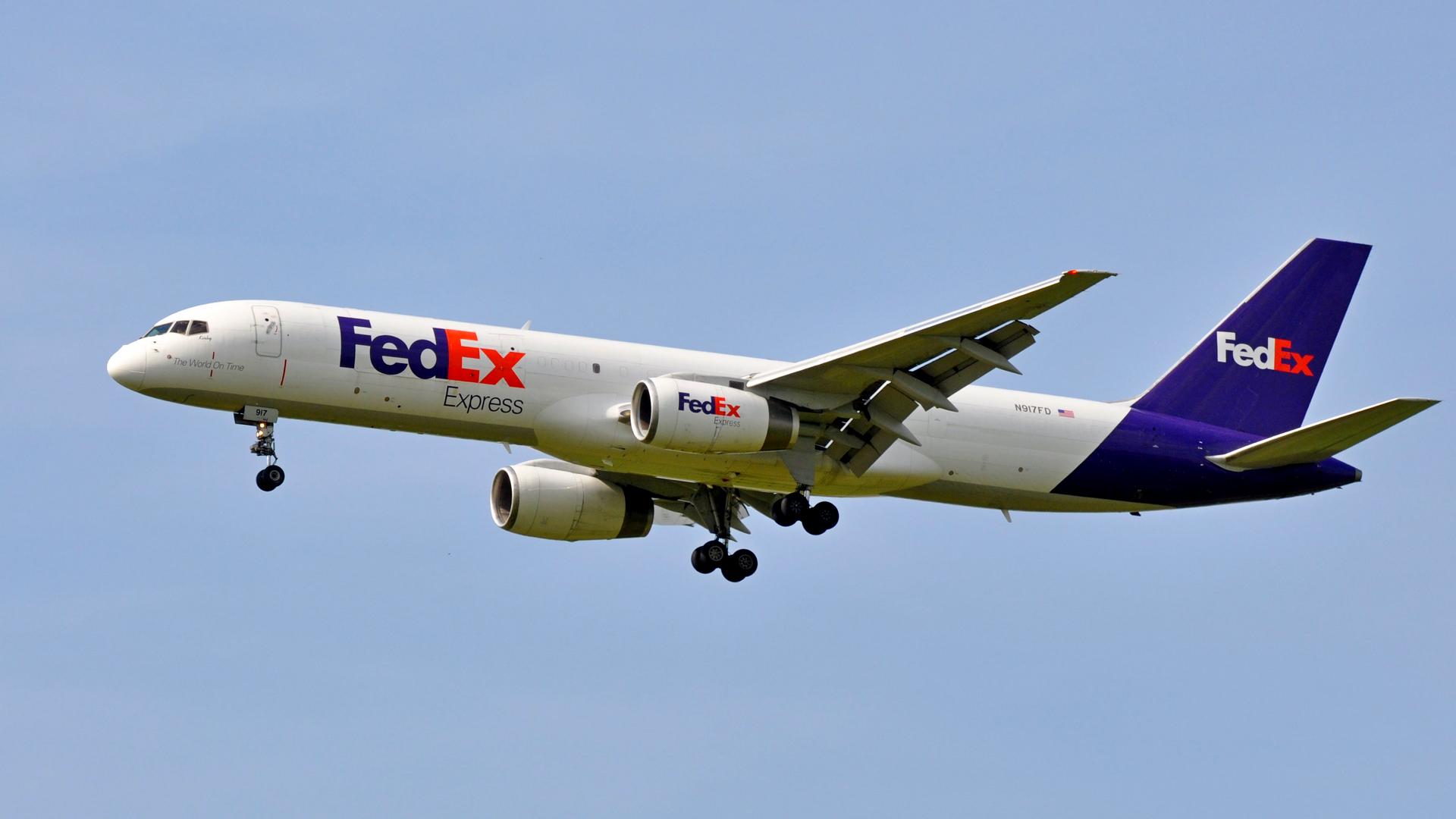 Accident Fedex 757 Gear Up Landing Overruns Runway Mentour Pilot 8626