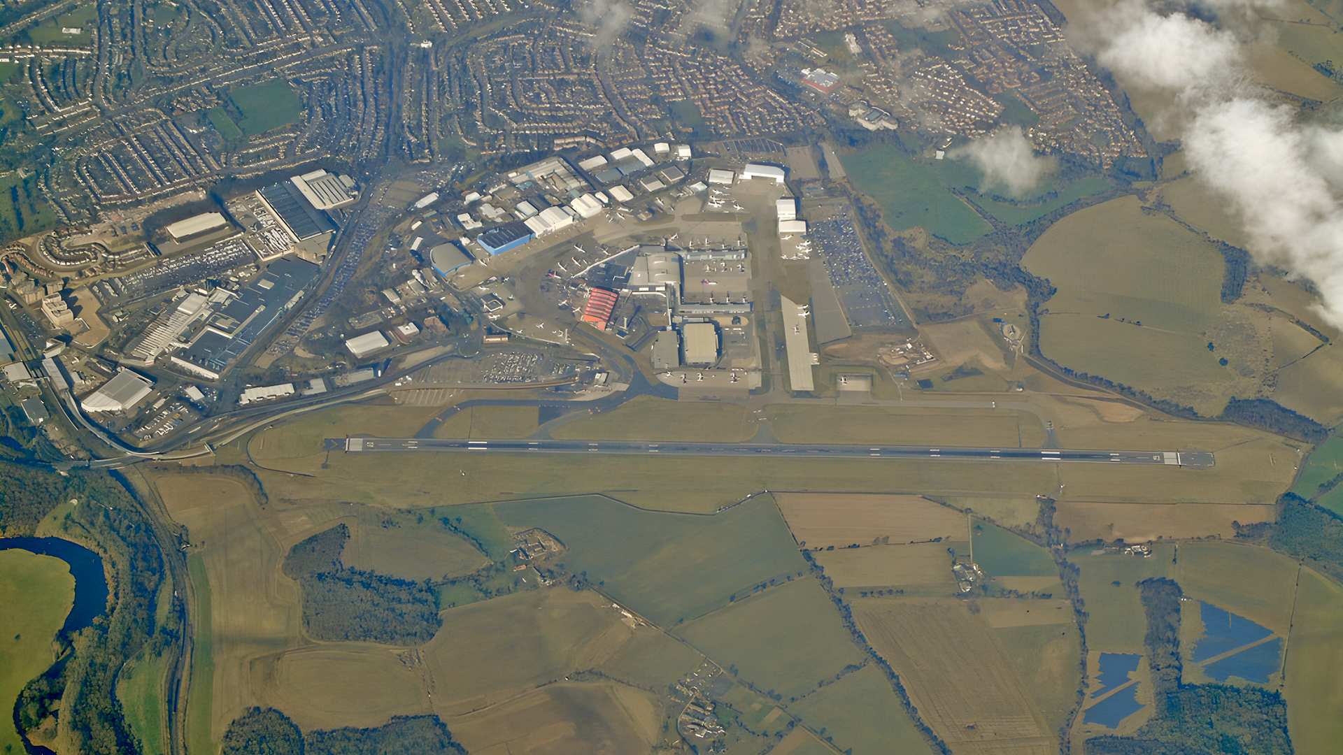 Fire Stops All Flights at London Luton Airport