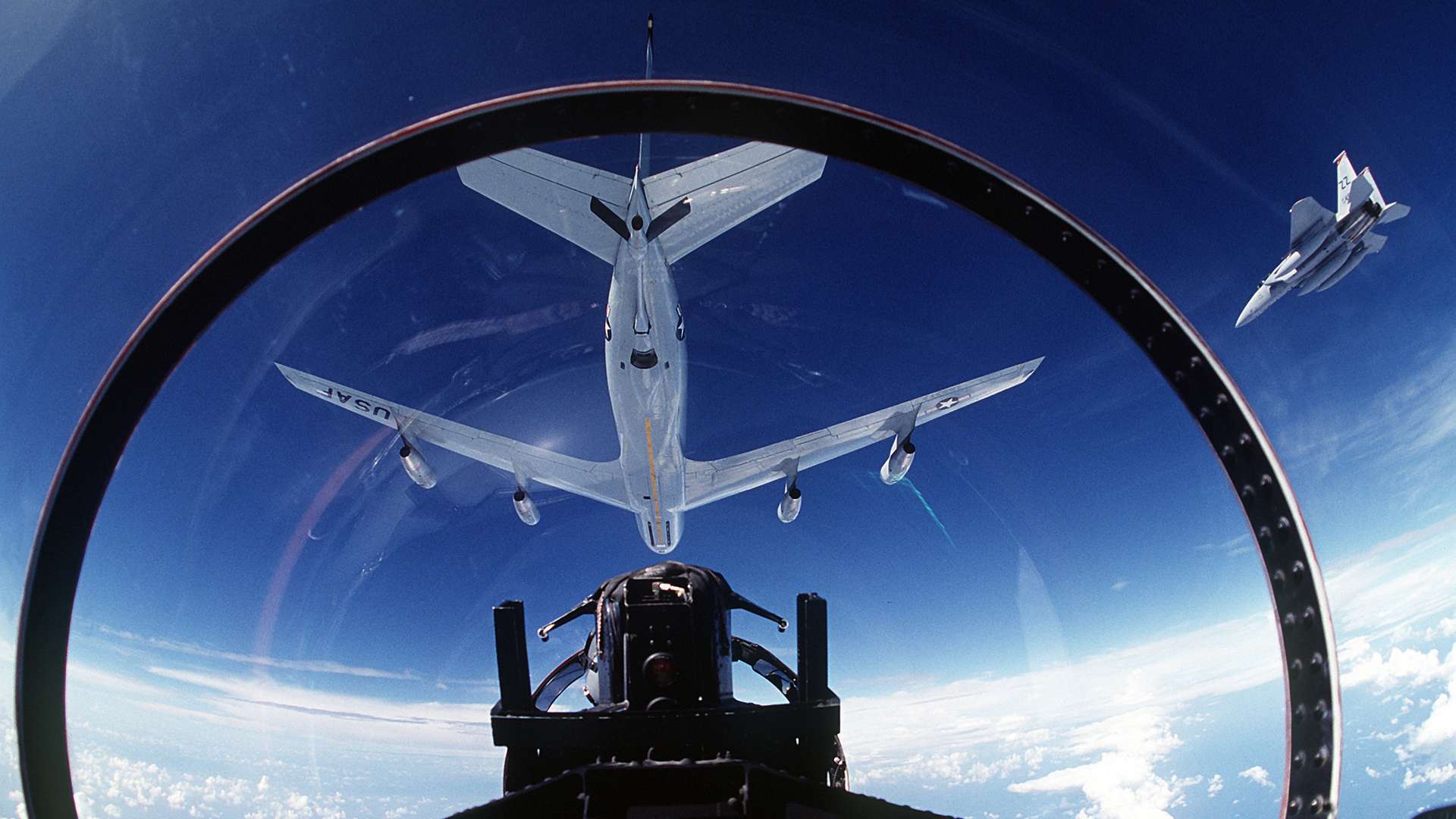 USAF Wants Autonomous KC-135 Tankers!