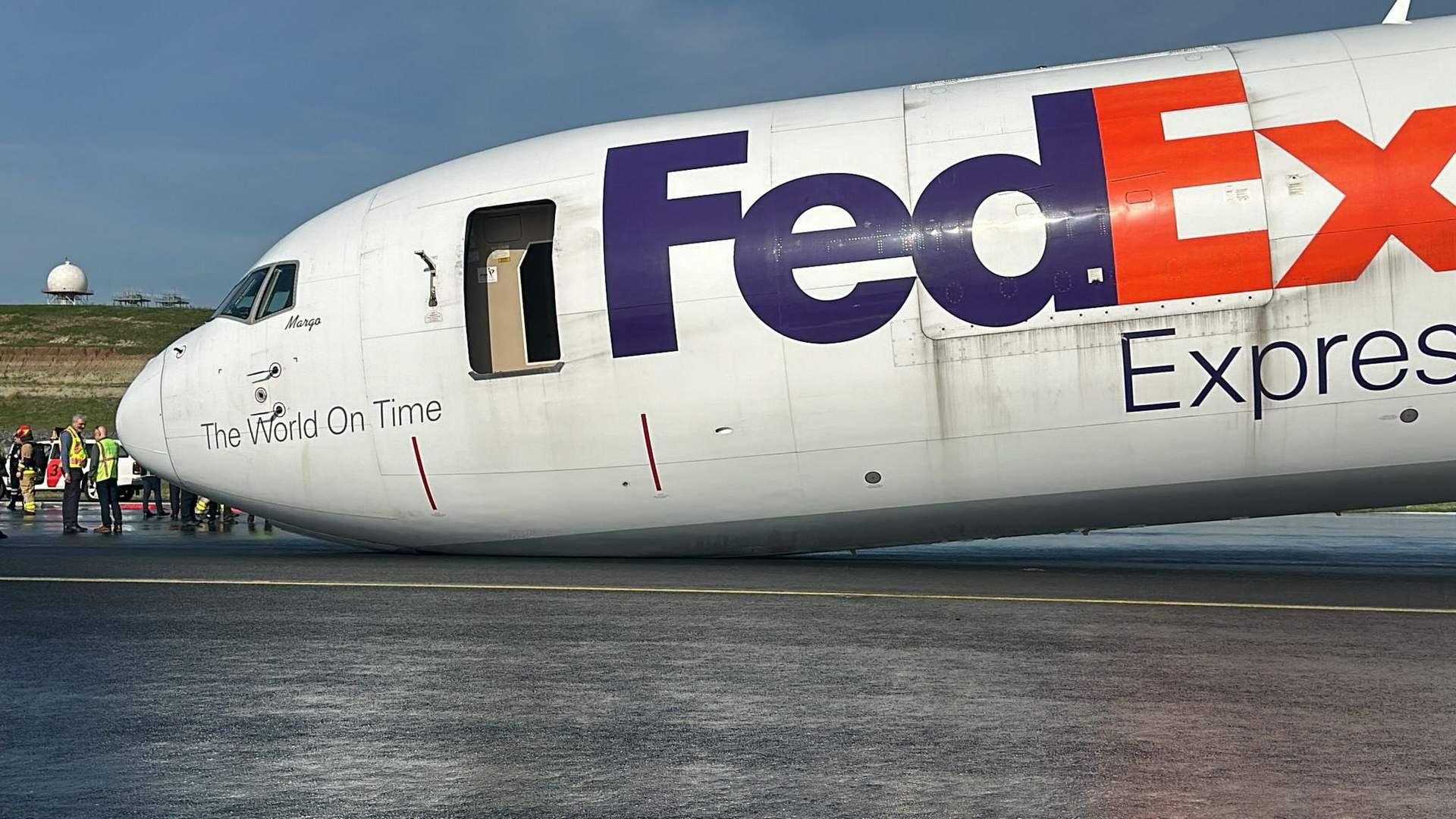 ACCIDENT: FedEx 767 Lands With Retracted Nose Gear