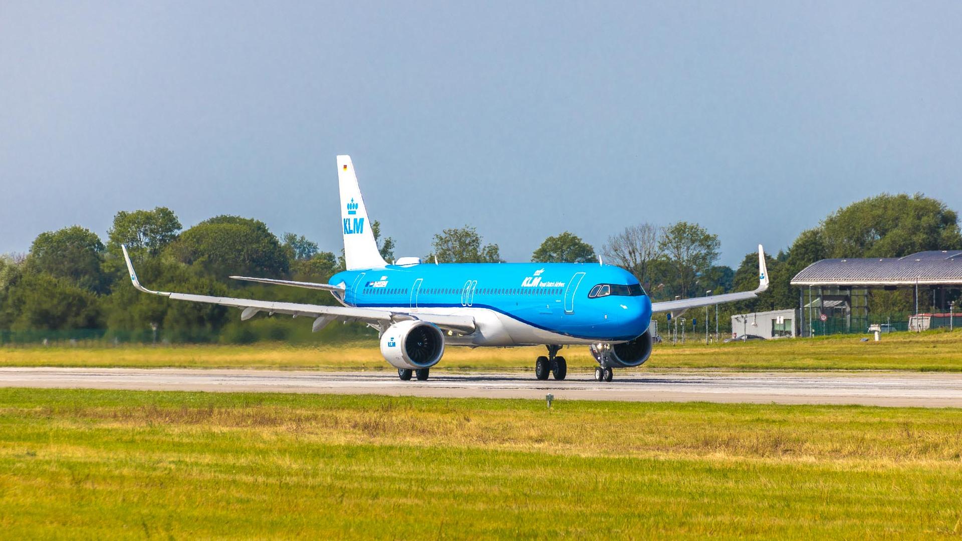 First KLM Airbus A321neo Takes Flight