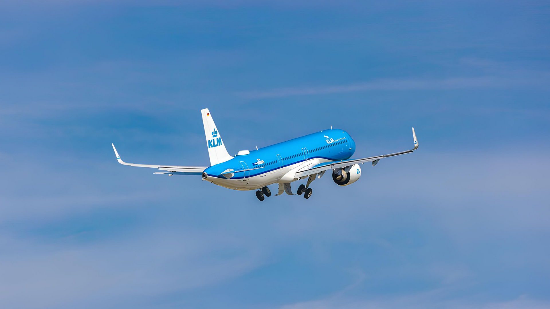 First KLM Airbus A321neo Takes Flight