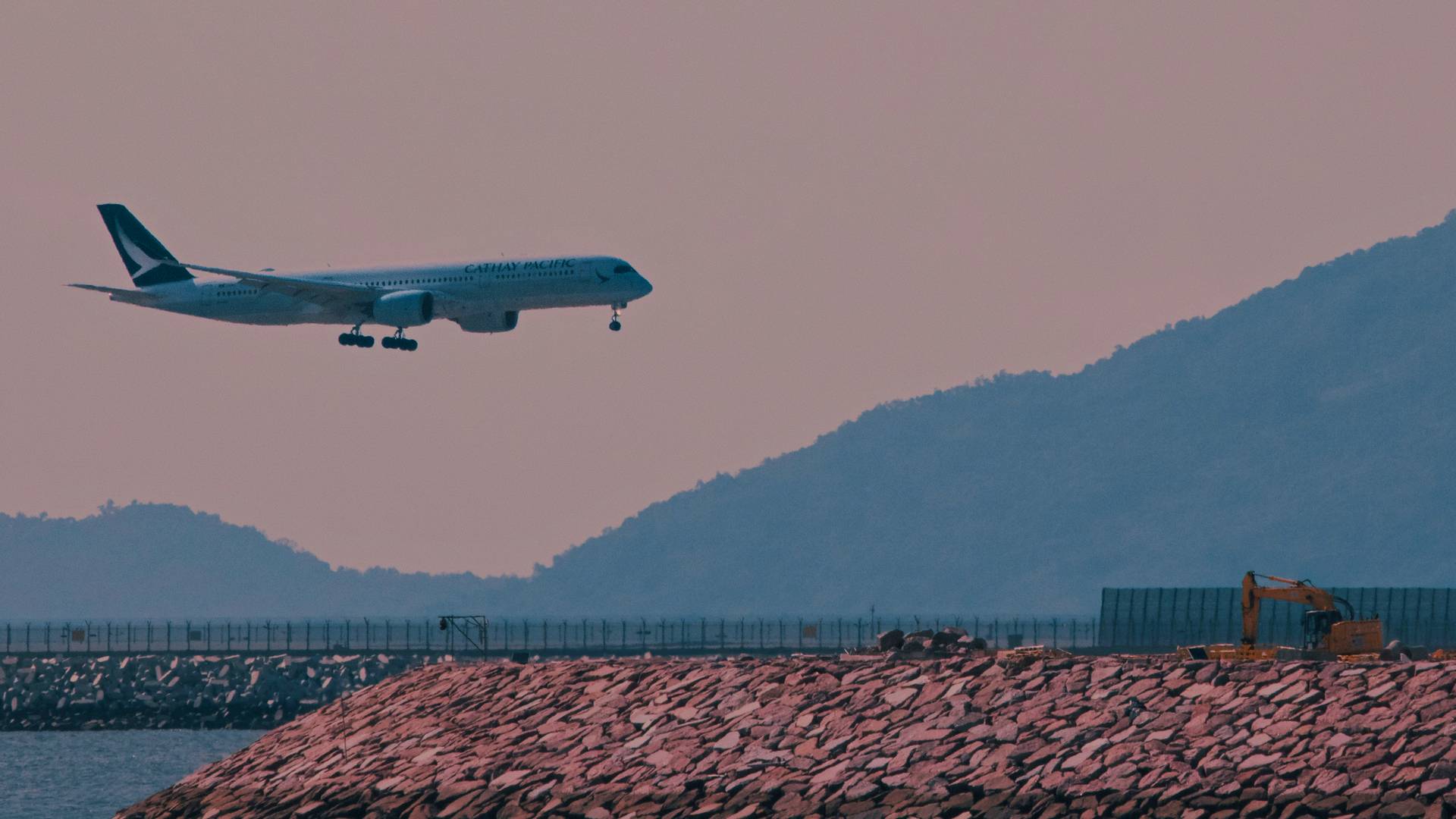 Cathay Pacific A350 Engine Issue Prompts Fleet Grounding!