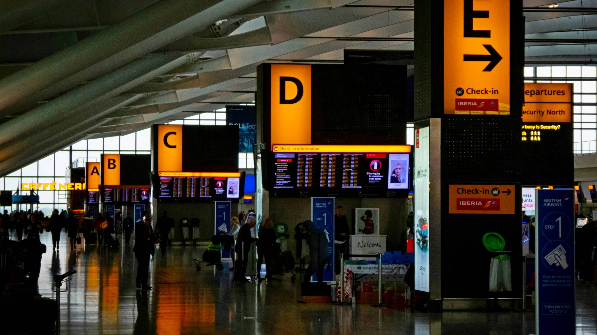 Heathrow Shuts Down After Fire Causes Power Outage